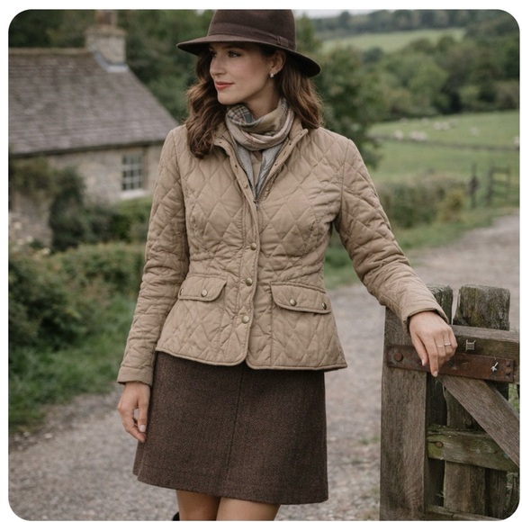 Eddie Bauer Jackets & Blazers - Eddie Bauer lightweight goose down quilted chore barn jacket women’s size M